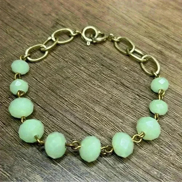 Sea Foam Green and Gold Tone Beaded Chain Link Bracelet - Picture 2 of 3